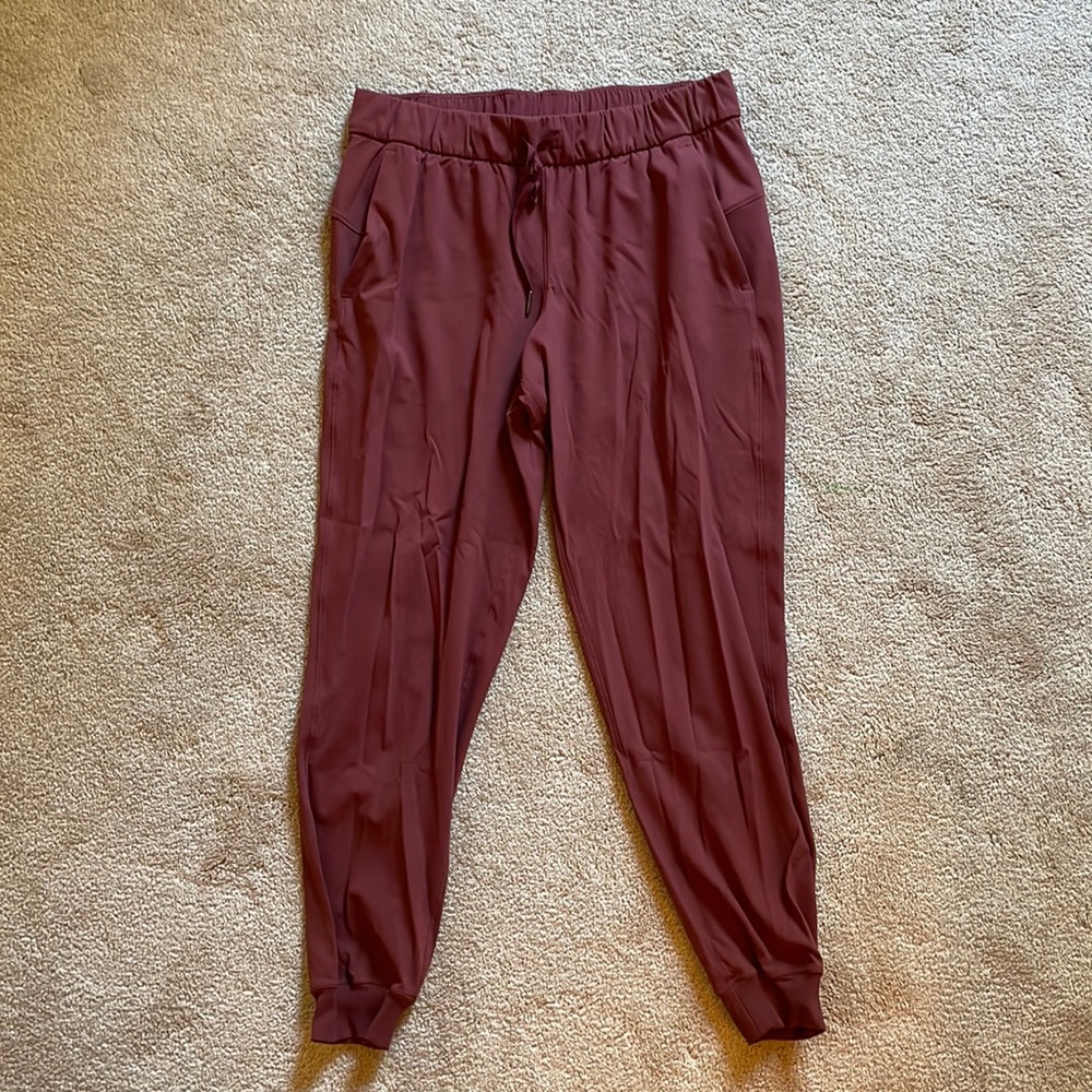 Lululemon on the fly jogger 28” full on luxtreme